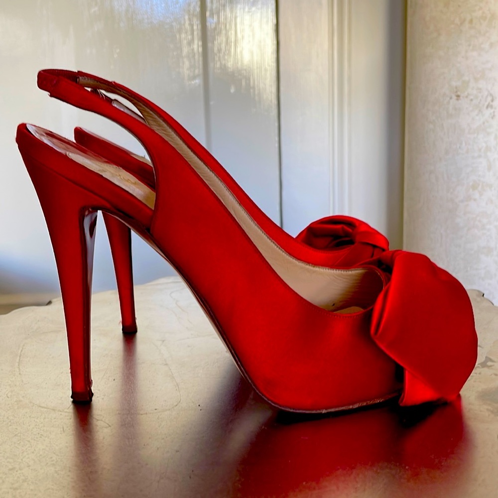 Christian Louboutin satin red pumps l